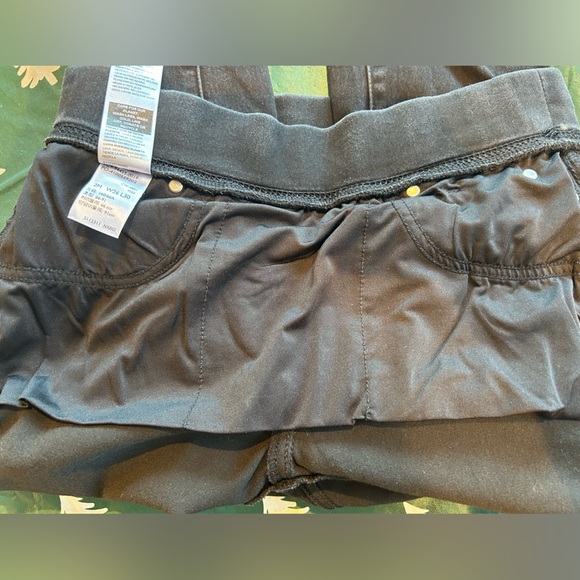 ⭐️3 for $20⭐️| Levi Strauss Signature Gold Skinny Jeans | size 26 | Black (Noir) - Picture 8 of 8